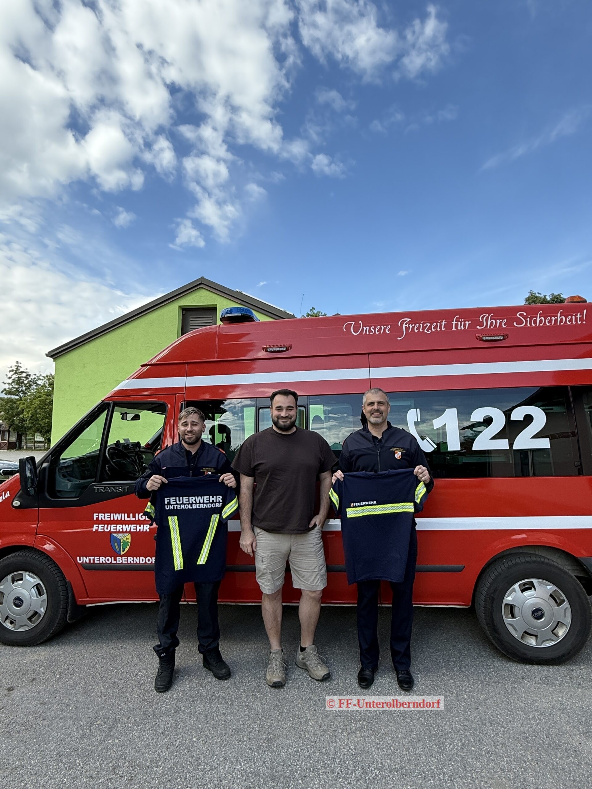 Mehr über den Artikel erfahren Neue Einsatzshirts für unsere Feuerwehrmitglieder